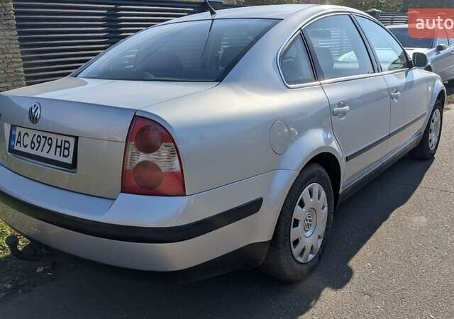 Серый Фольксваген Пассат, объемом двигателя 1.6 л и пробегом 145 тыс. км за 4800 $, фото 7 на Automoto.ua