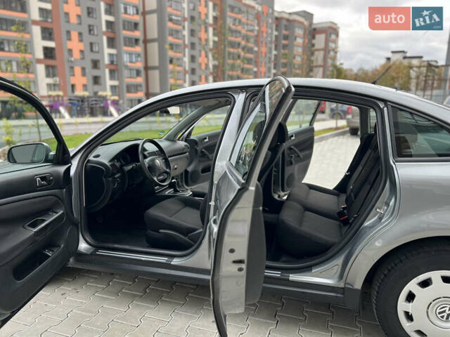 Сірий Фольксваген Пассат, об'ємом двигуна 1.6 л та пробігом 186 тис. км за 4199 $, фото 81 на Automoto.ua