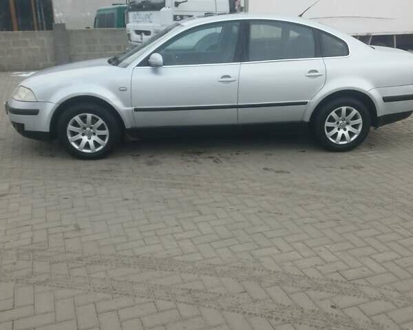 Серый Фольксваген Пассат, объемом двигателя 1.9 л и пробегом 350 тыс. км за 4600 $, фото 4 на Automoto.ua