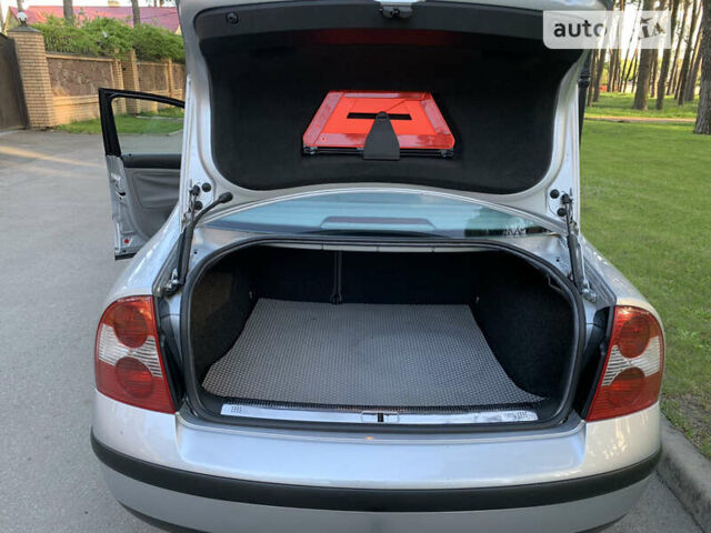 Серый Фольксваген Пассат, объемом двигателя 1.6 л и пробегом 233 тыс. км за 5399 $, фото 24 на Automoto.ua