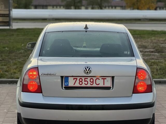 Серый Фольксваген Пассат, объемом двигателя 1.6 л и пробегом 230 тыс. км за 2150 $, фото 5 на Automoto.ua