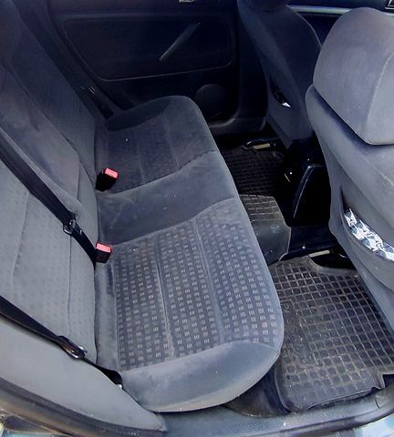 Серый Фольксваген Пассат, объемом двигателя 1.9 л и пробегом 224 тыс. км за 4800 $, фото 7 на Automoto.ua