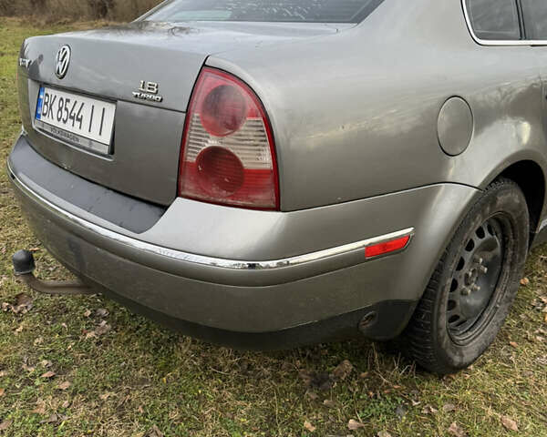 Серый Фольксваген Пассат, объемом двигателя 1.8 л и пробегом 440 тыс. км за 3199 $, фото 21 на Automoto.ua