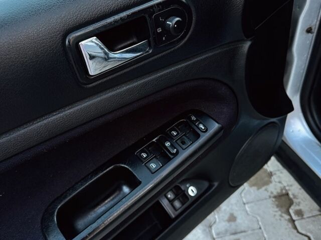 Серый Фольксваген Пассат, объемом двигателя 1.9 л и пробегом 373 тыс. км за 3850 $, фото 5 на Automoto.ua