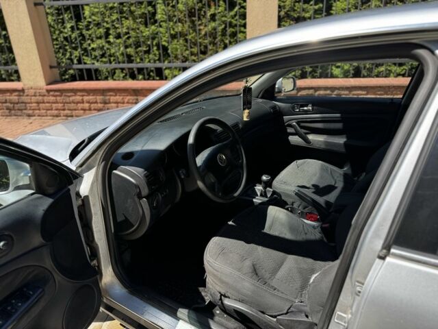 Серый Фольксваген Пассат, объемом двигателя 1.9 л и пробегом 200 тыс. км за 2950 $, фото 8 на Automoto.ua