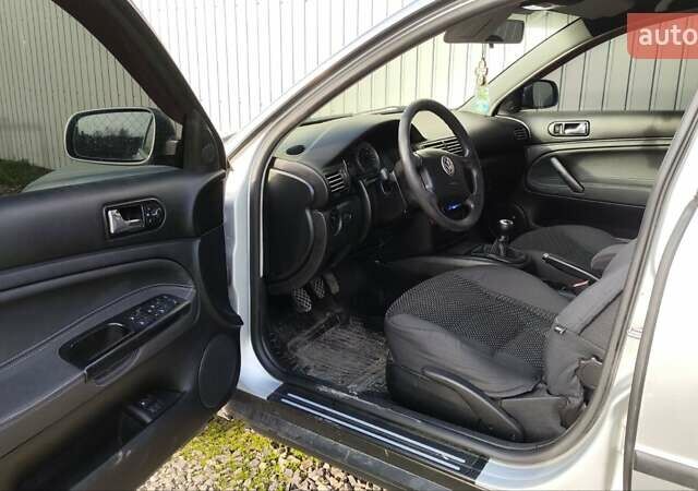 Серый Фольксваген Пассат, объемом двигателя 1.9 л и пробегом 333 тыс. км за 4750 $, фото 7 на Automoto.ua