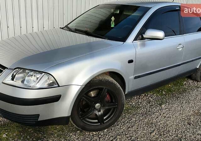 Серый Фольксваген Пассат, объемом двигателя 1.9 л и пробегом 333 тыс. км за 4750 $, фото 1 на Automoto.ua