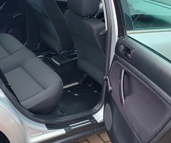 Серый Фольксваген Пассат, объемом двигателя 1.6 л и пробегом 154 тыс. км за 4000 $, фото 20 на Automoto.ua