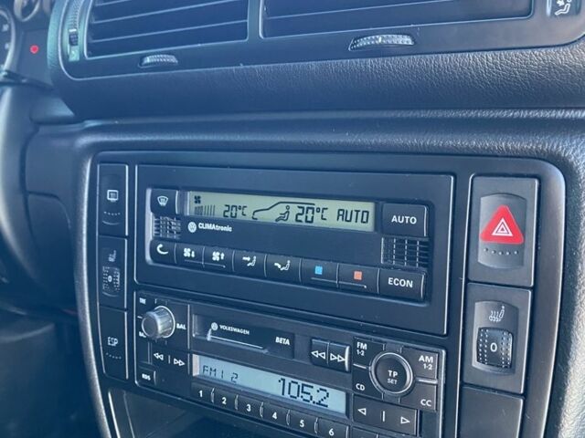 Серый Фольксваген Пассат, объемом двигателя 1.6 л и пробегом 267 тыс. км за 5200 $, фото 2 на Automoto.ua