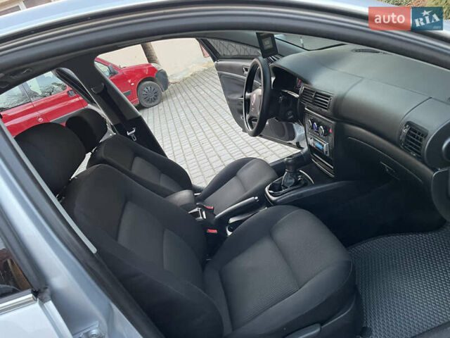 Серый Фольксваген Пассат, объемом двигателя 1.6 л и пробегом 200 тыс. км за 4300 $, фото 29 на Automoto.ua