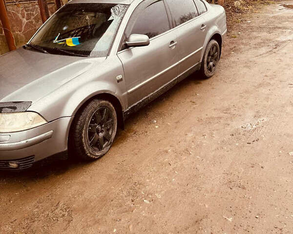 Серый Фольксваген Пассат, объемом двигателя 2.5 л и пробегом 300 тыс. км за 3800 $, фото 5 на Automoto.ua