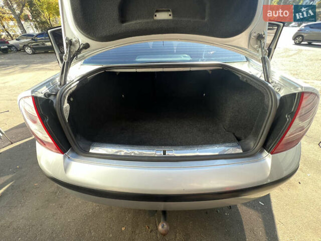 Серый Фольксваген Пассат, объемом двигателя 2 л и пробегом 210 тыс. км за 4800 $, фото 22 на Automoto.ua