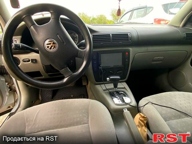 Серый Фольксваген Пассат, объемом двигателя 1.8 л и пробегом 400 тыс. км за 4900 $, фото 6 на Automoto.ua