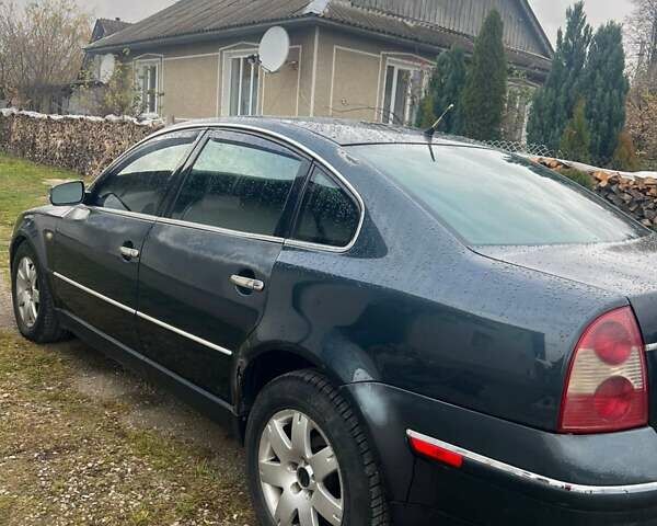 Серый Фольксваген Пассат, объемом двигателя 2.77 л и пробегом 320 тыс. км за 3750 $, фото 2 на Automoto.ua