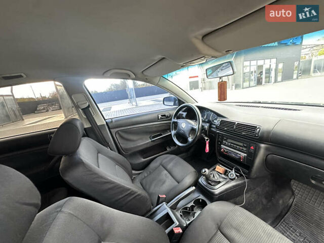 Серый Фольксваген Пассат, объемом двигателя 1.9 л и пробегом 332 тыс. км за 4350 $, фото 11 на Automoto.ua