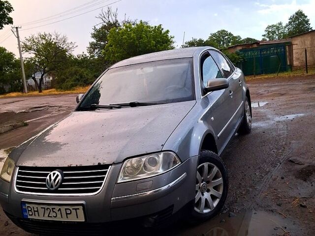 Серый Фольксваген Пассат, объемом двигателя 1.8 л и пробегом 300 тыс. км за 4500 $, фото 2 на Automoto.ua