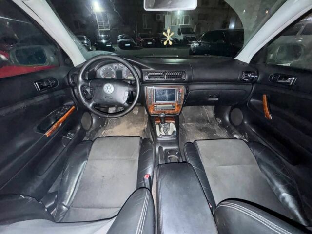 Сірий Фольксваген Пассат, об'ємом двигуна 2.5 л та пробігом 327 тис. км за 2000 $, фото 5 на Automoto.ua