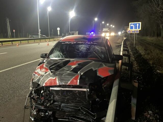 Сірий Фольксваген Пассат, об'ємом двигуна 1.8 л та пробігом 342 тис. км за 2000 $, фото 2 на Automoto.ua