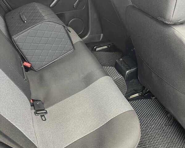 Серый Фольксваген Пассат, объемом двигателя 1.6 л и пробегом 274 тыс. км за 5200 $, фото 7 на Automoto.ua