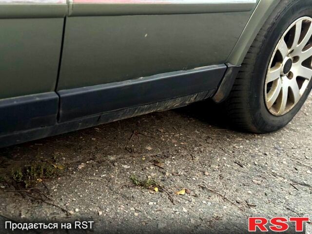 Серый Фольксваген Пассат, объемом двигателя 1.8 л и пробегом 0 тыс. км за 3900 $, фото 4 на Automoto.ua