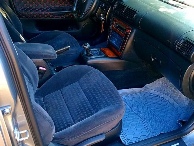 Серый Фольксваген Пассат, объемом двигателя 1.8 л и пробегом 190 тыс. км за 4200 $, фото 7 на Automoto.ua