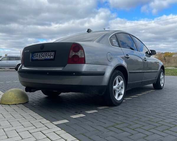 Серый Фольксваген Пассат, объемом двигателя 1.6 л и пробегом 274 тыс. км за 5200 $, фото 5 на Automoto.ua