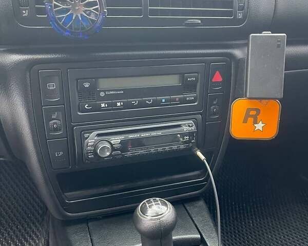 Серый Фольксваген Пассат, объемом двигателя 1.6 л и пробегом 274 тыс. км за 5200 $, фото 9 на Automoto.ua