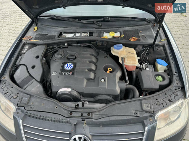 Серый Фольксваген Пассат, объемом двигателя 1.9 л и пробегом 332 тыс. км за 4350 $, фото 12 на Automoto.ua