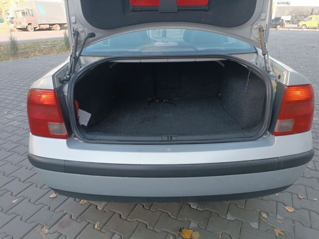 Серый Фольксваген Пассат, объемом двигателя 1.9 л и пробегом 375 тыс. км за 2650 $, фото 13 на Automoto.ua