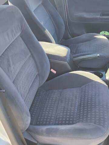 Сірий Фольксваген Пассат, об'ємом двигуна 1.6 л та пробігом 250 тис. км за 4400 $, фото 42 на Automoto.ua