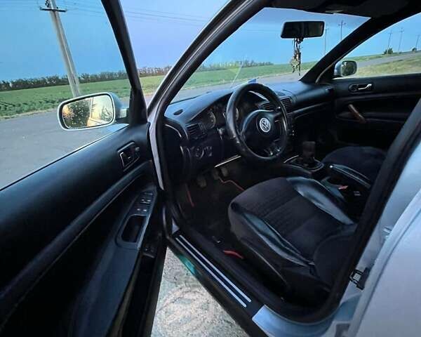Серый Фольксваген Пассат, объемом двигателя 1.78 л и пробегом 447 тыс. км за 5000 $, фото 7 на Automoto.ua