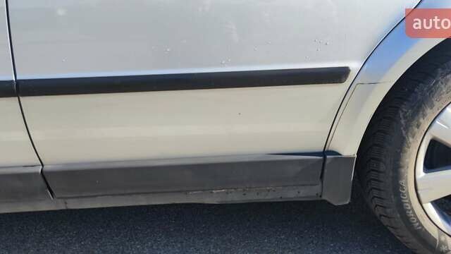 Сірий Фольксваген Пассат, об'ємом двигуна 1.6 л та пробігом 250 тис. км за 4400 $, фото 15 на Automoto.ua