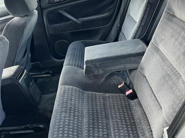 Серый Фольксваген Пассат, объемом двигателя 2 л и пробегом 328 тыс. км за 3100 $, фото 16 на Automoto.ua