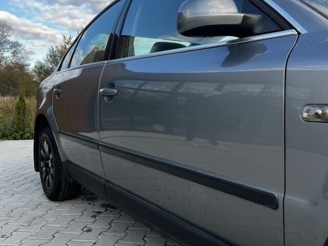 Серый Фольксваген Пассат, объемом двигателя 2 л и пробегом 328 тыс. км за 3100 $, фото 9 на Automoto.ua