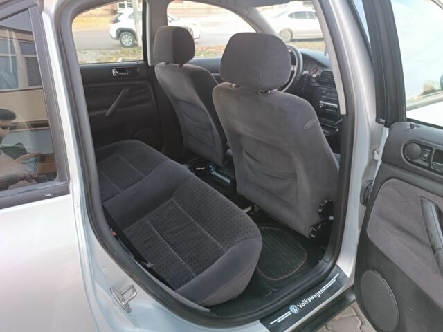 Серый Фольксваген Пассат, объемом двигателя 1.9 л и пробегом 375 тыс. км за 2650 $, фото 9 на Automoto.ua