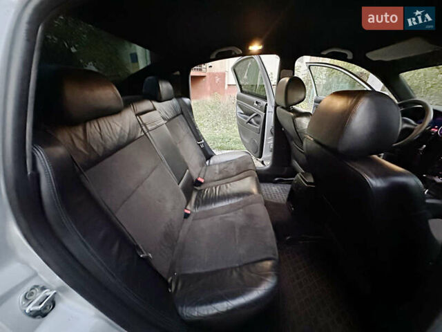 Серый Фольксваген Пассат, объемом двигателя 2.8 л и пробегом 290 тыс. км за 3950 $, фото 9 на Automoto.ua