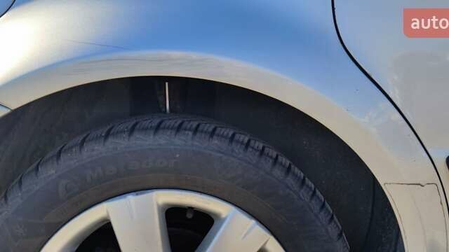 Сірий Фольксваген Пассат, об'ємом двигуна 1.6 л та пробігом 250 тис. км за 4400 $, фото 22 на Automoto.ua