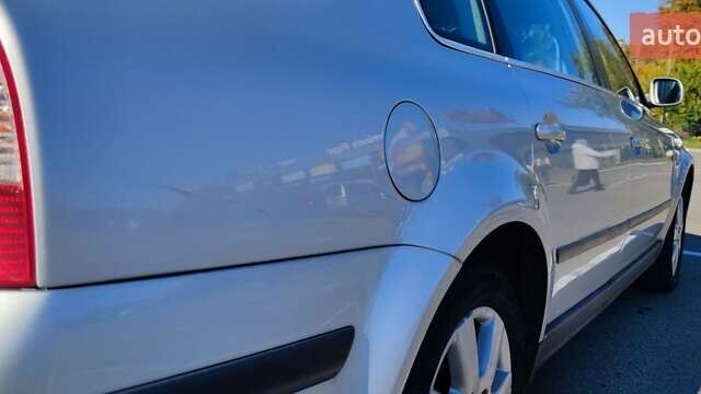 Сірий Фольксваген Пассат, об'ємом двигуна 1.6 л та пробігом 250 тис. км за 4400 $, фото 18 на Automoto.ua