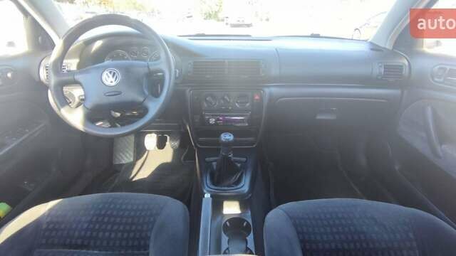 Сірий Фольксваген Пассат, об'ємом двигуна 1.6 л та пробігом 250 тис. км за 4400 $, фото 3 на Automoto.ua