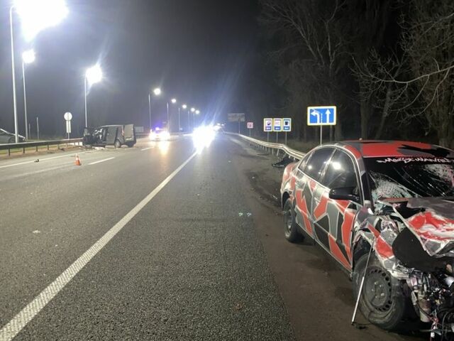 Сірий Фольксваген Пассат, об'ємом двигуна 1.8 л та пробігом 342 тис. км за 2000 $, фото 3 на Automoto.ua