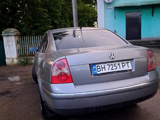 Серый Фольксваген Пассат, объемом двигателя 1.8 л и пробегом 300 тыс. км за 4500 $, фото 3 на Automoto.ua