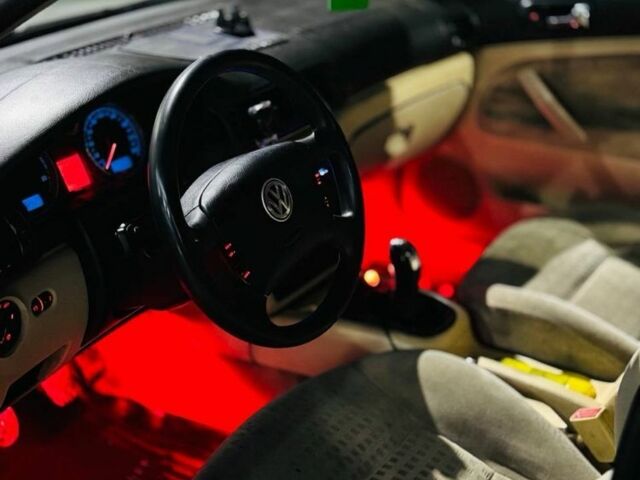 Серый Фольксваген Пассат, объемом двигателя 1.9 л и пробегом 324 тыс. км за 2025 $, фото 5 на Automoto.ua