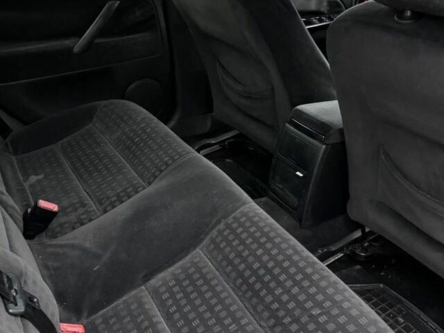 Серый Фольксваген Пассат, объемом двигателя 1.9 л и пробегом 333 тыс. км за 2300 $, фото 13 на Automoto.ua