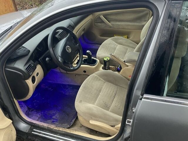 Серый Фольксваген Пассат, объемом двигателя 1.9 л и пробегом 446 тыс. км за 1400 $, фото 3 на Automoto.ua