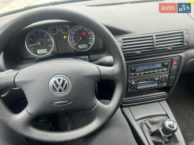 Сірий Фольксваген Пассат, об'ємом двигуна 1.6 л та пробігом 169 тис. км за 4400 $, фото 15 на Automoto.ua