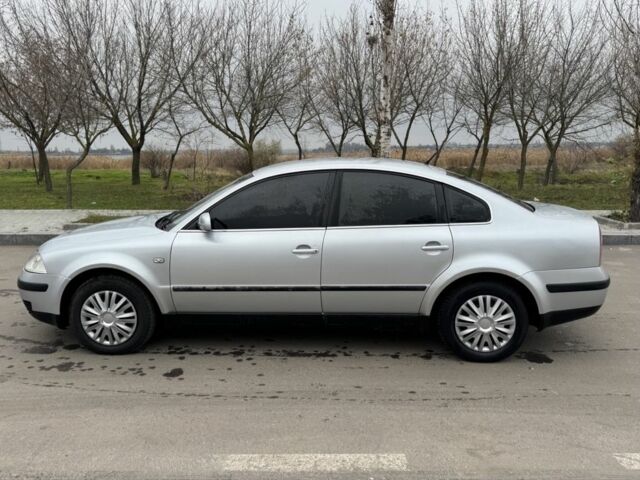 Серый Фольксваген Пассат, объемом двигателя 1.9 л и пробегом 333 тыс. км за 2300 $, фото 4 на Automoto.ua