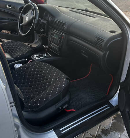 Серый Фольксваген Пассат, объемом двигателя 2.8 л и пробегом 317 тыс. км за 3700 $, фото 2 на Automoto.ua