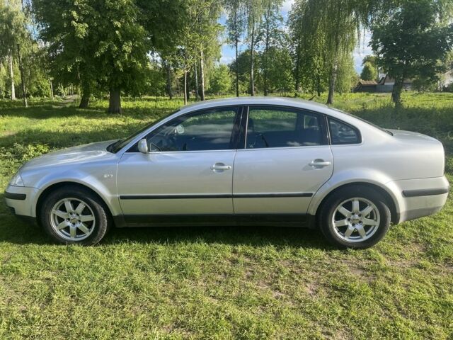 Серый Фольксваген Пассат, объемом двигателя 1.9 л и пробегом 320 тыс. км за 3500 $, фото 2 на Automoto.ua