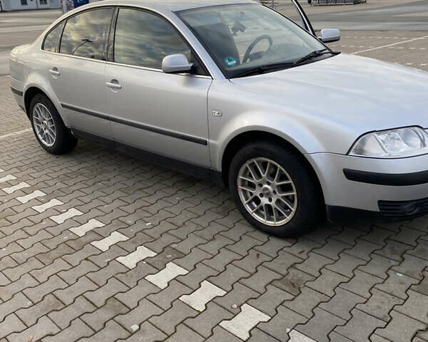 Серый Фольксваген Пассат, объемом двигателя 1.6 л и пробегом 231 тыс. км за 4800 $, фото 1 на Automoto.ua