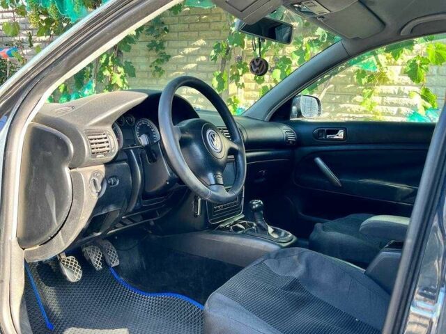 Серый Фольксваген Пассат, объемом двигателя 1.9 л и пробегом 300 тыс. км за 4500 $, фото 6 на Automoto.ua